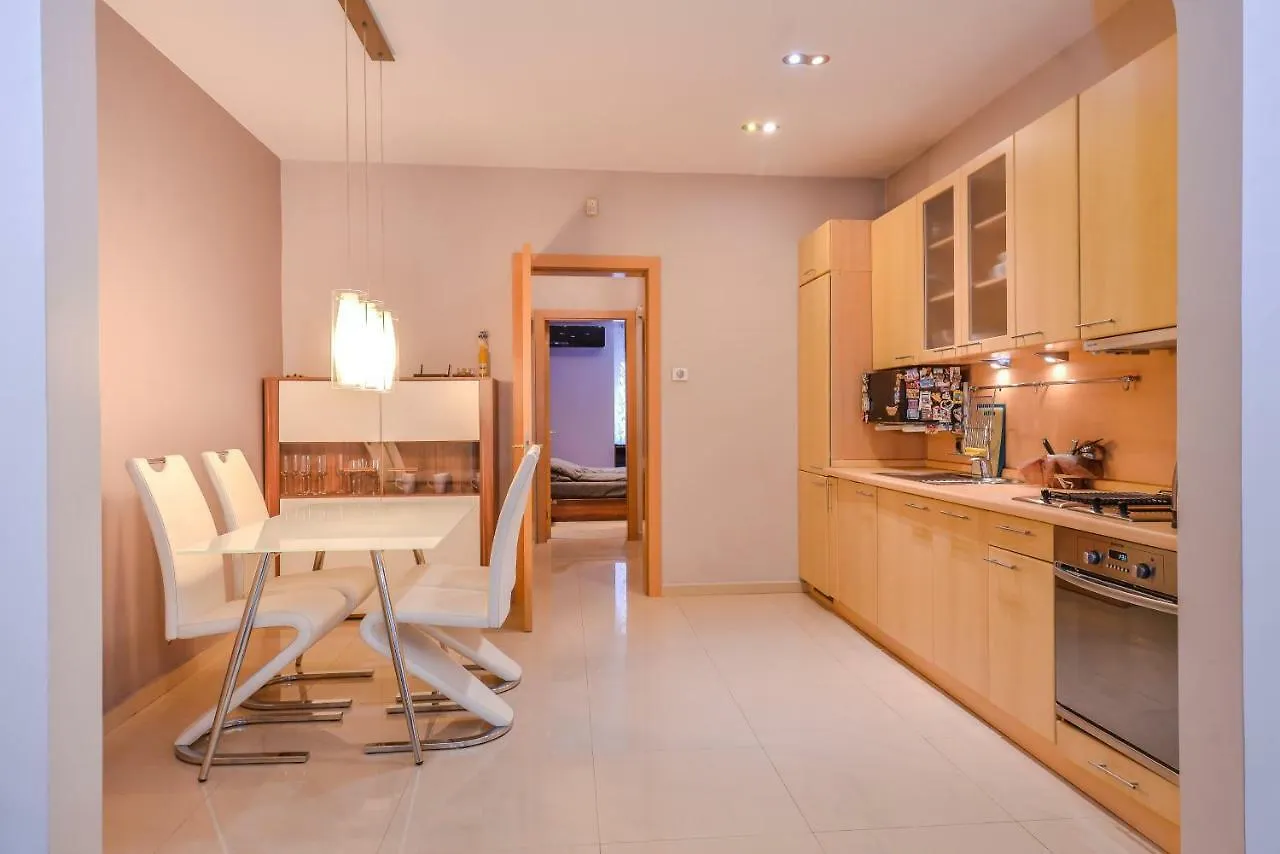 Extravaganzzo - Super Central One Bedroom Modern Apartment By Flat Mаnager Sofia Bulgaria